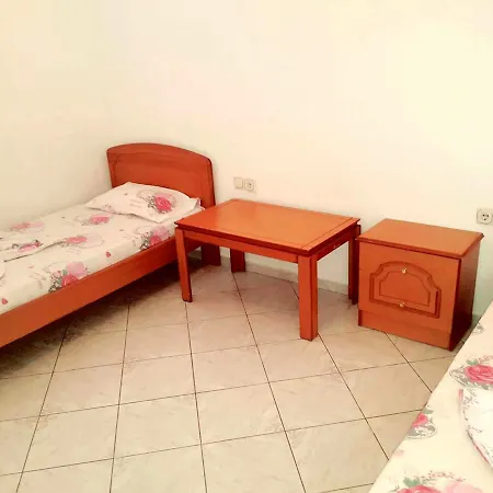 Armanda * Sarandë